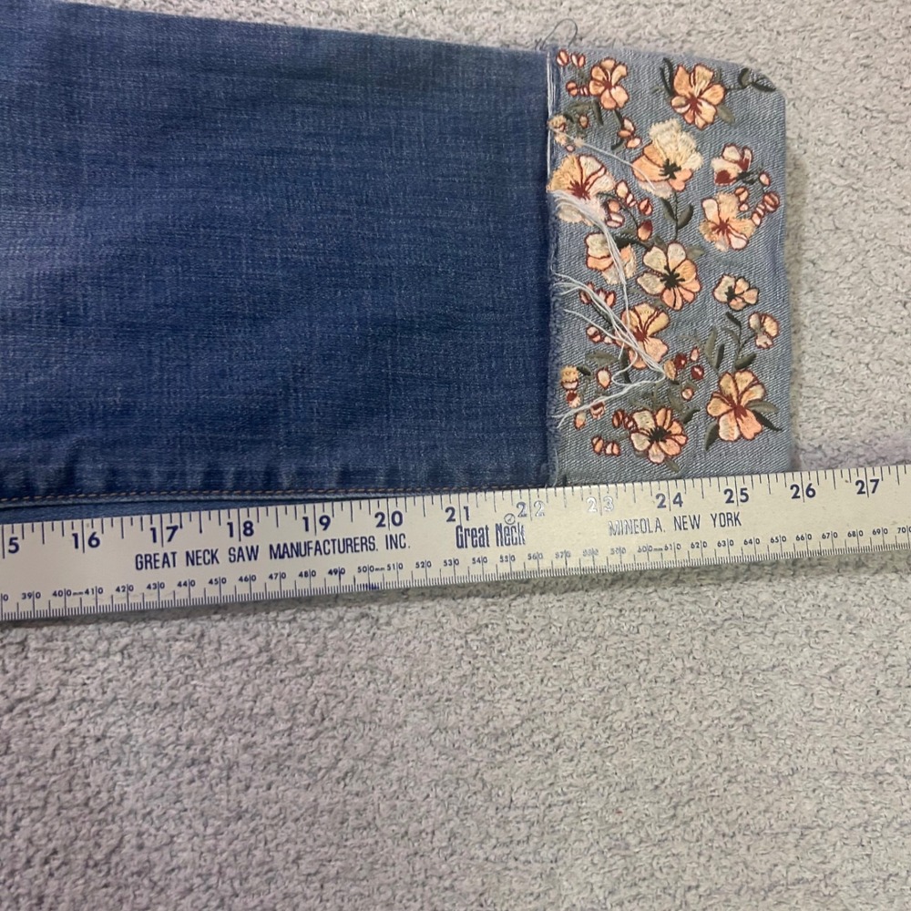 Chico's Jeans So Slimming Girlfriend Ankle 12R Floral Embroidered Cottagecore - Picture 8 of 10